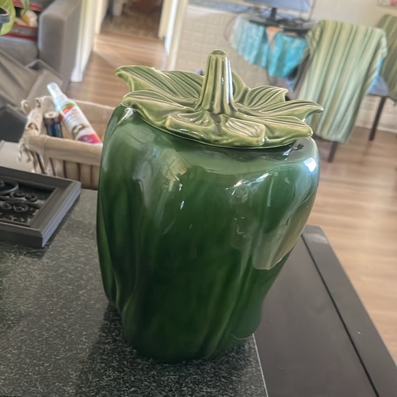 Vintage McCoy Green Pepper cookie jar!  157 - Picture 3 of 3